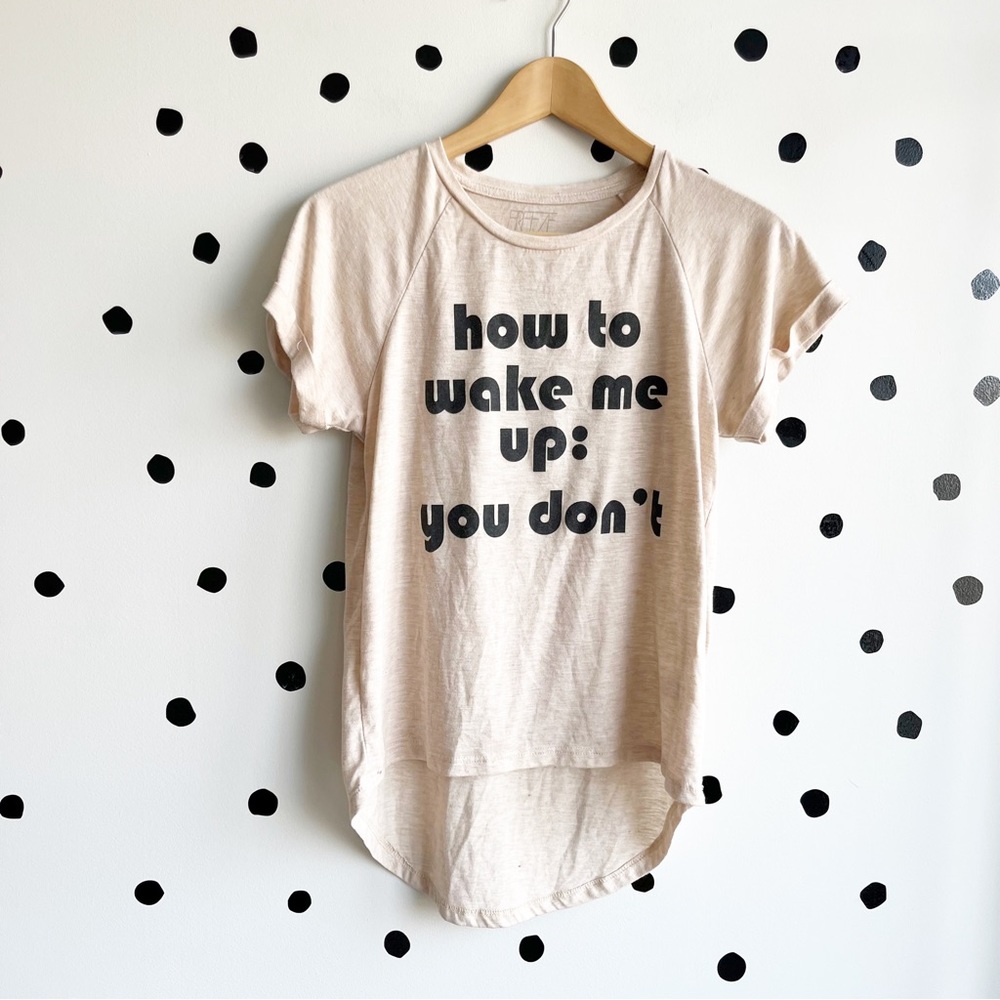 Freeze Tan Hi-Lo Graphic Tee • Size Small